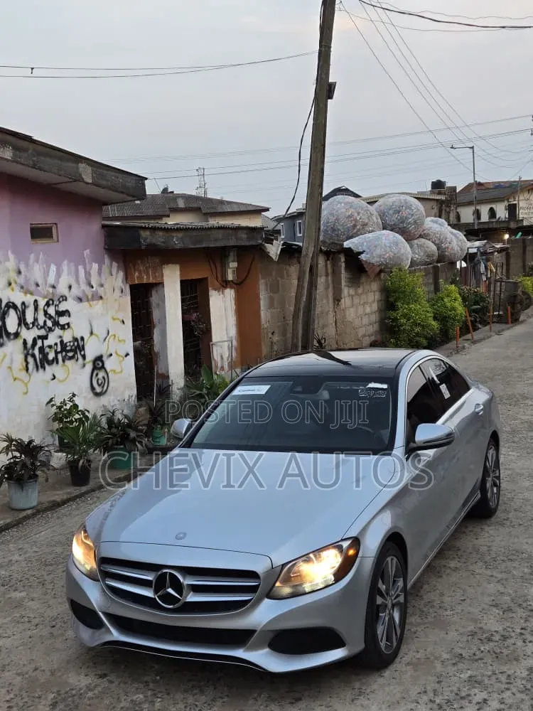 Mercedes-Benz C300 Luxury Sedan RWD (2.0L 4cyl 7A) 2016 Silver