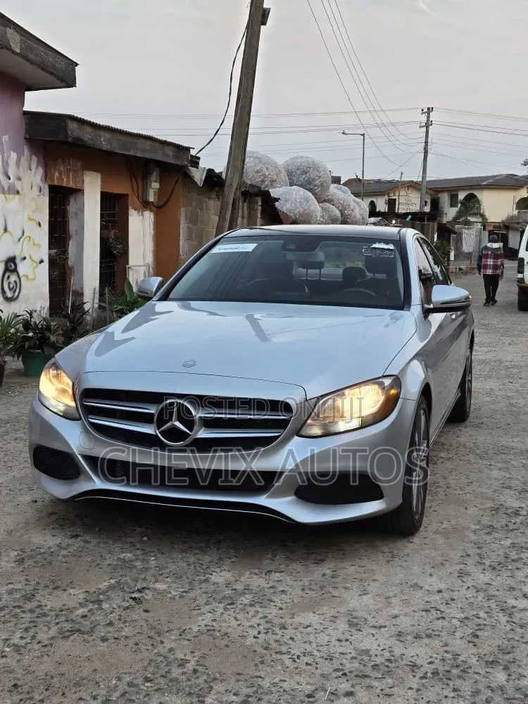 Mercedes-Benz C300 Luxury Sedan RWD (2.0L 4cyl 7A) 2016 Silver