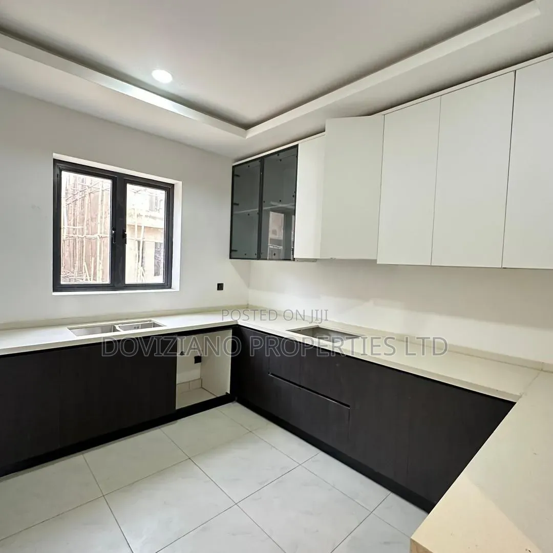 5bdrm Duplex in Lekki Phase 1 for sale