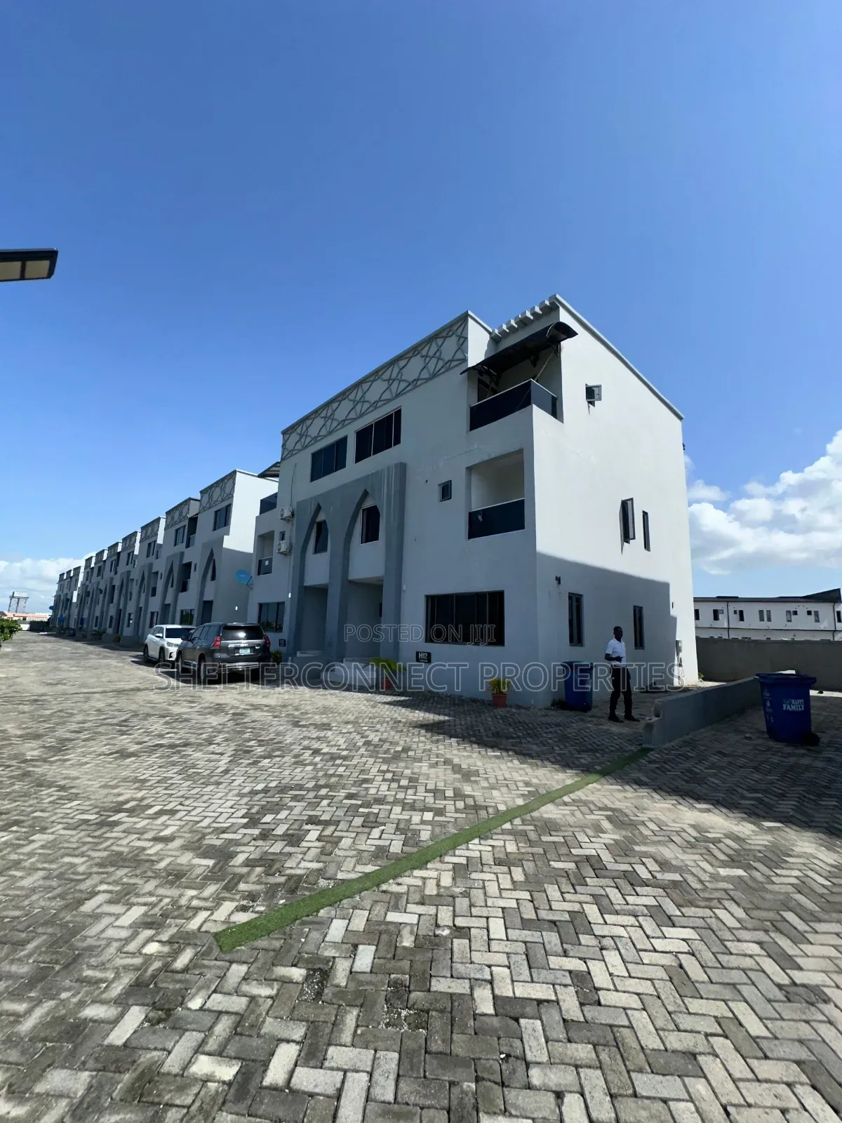 4bdrm Duplex in Lekki Expressway for rent