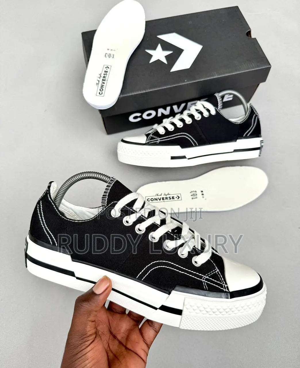 The Converse Chuck Taylor Low Patchwork - Black/White L