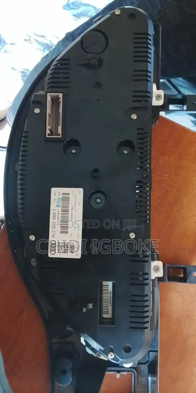 Speed Clock and Crome Q7