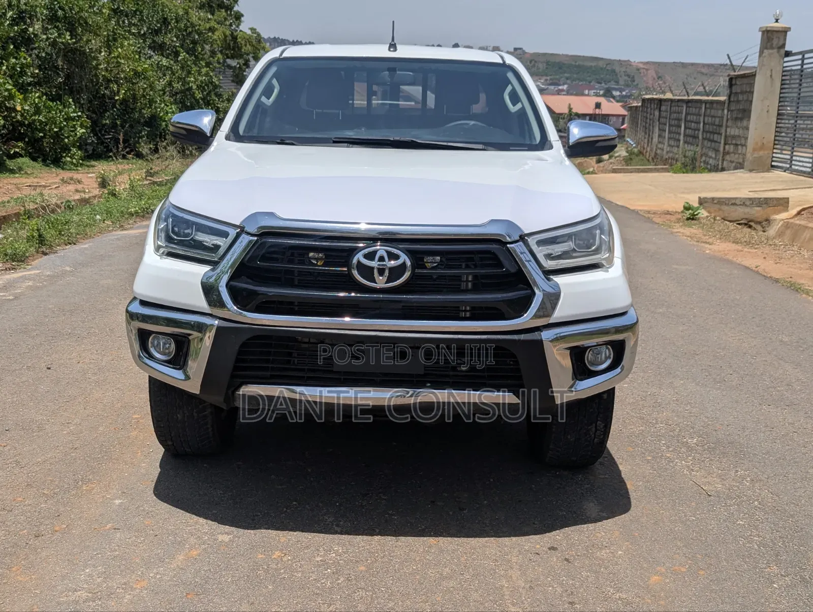 Toyota Hilux 2020 White
