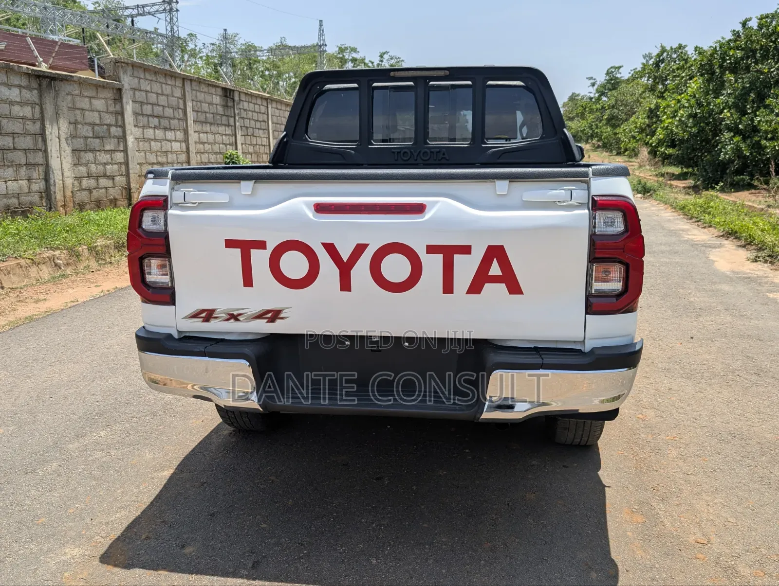 Toyota Hilux 2020 White