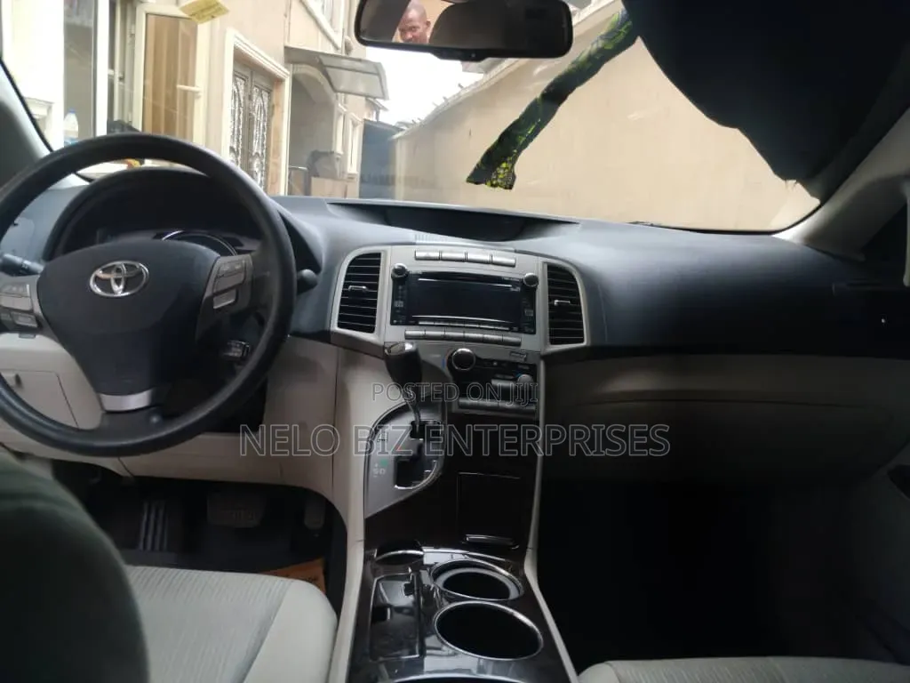 Toyota Venza AWD 2011 Gray