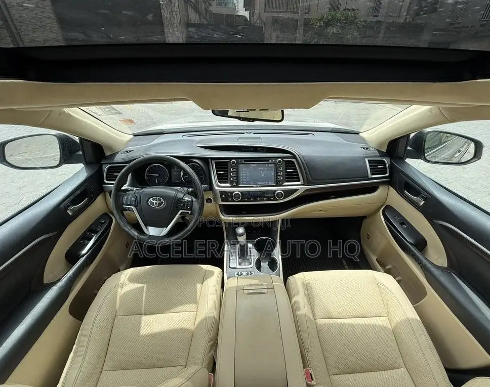 Toyota Highlander Limited 4dr SUV AWD (3.5L 6cyl 6A) 2015 Gold