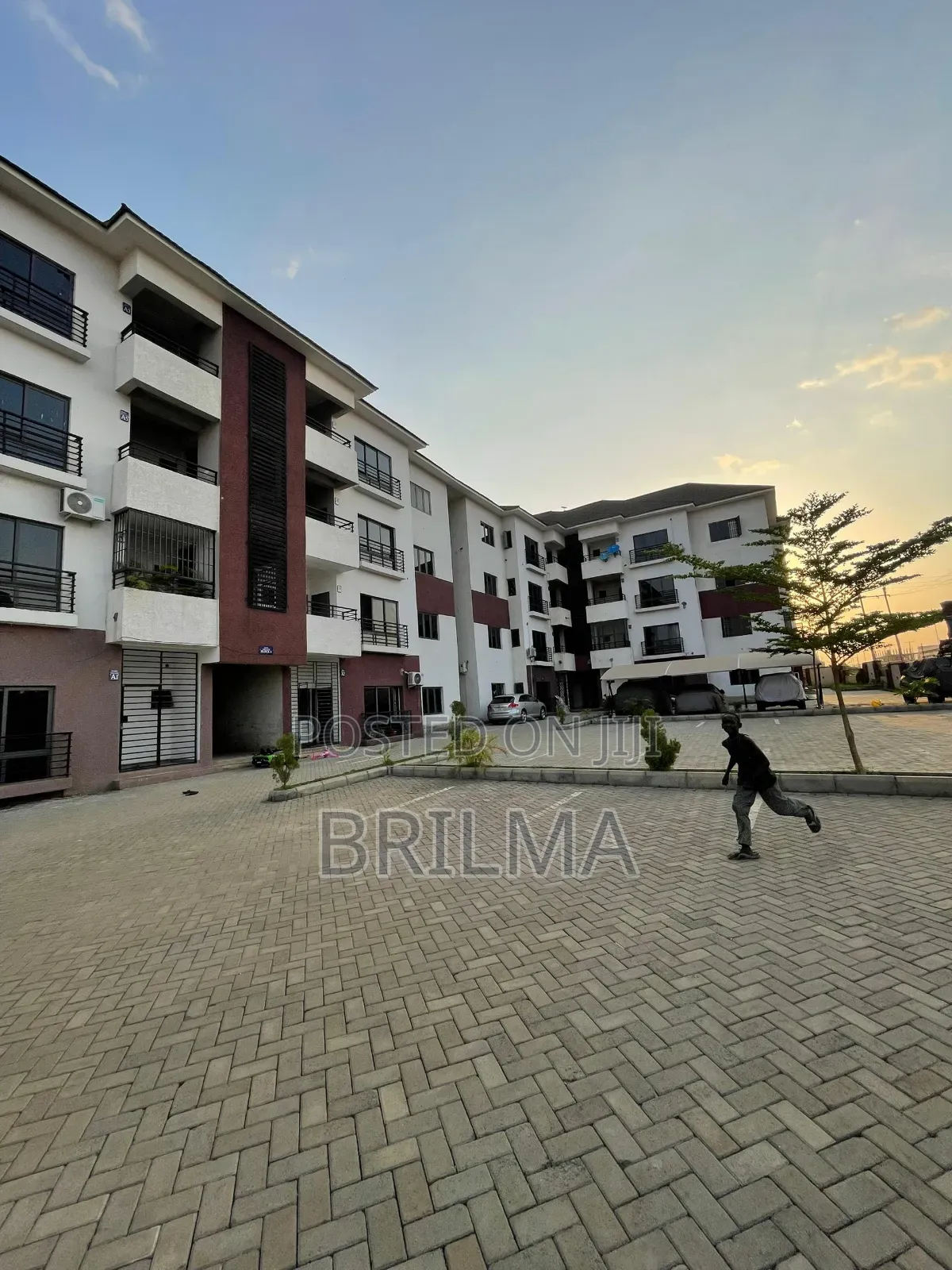 3bdrm Block of Flats in Jahi for sale