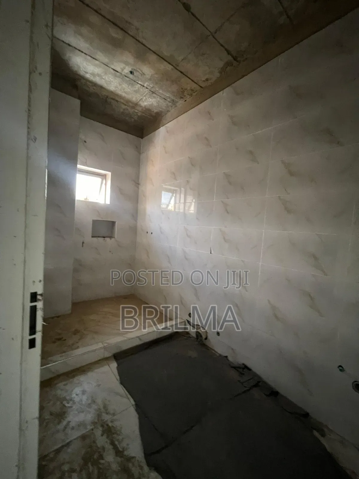 3bdrm Block of Flats in Jahi for sale