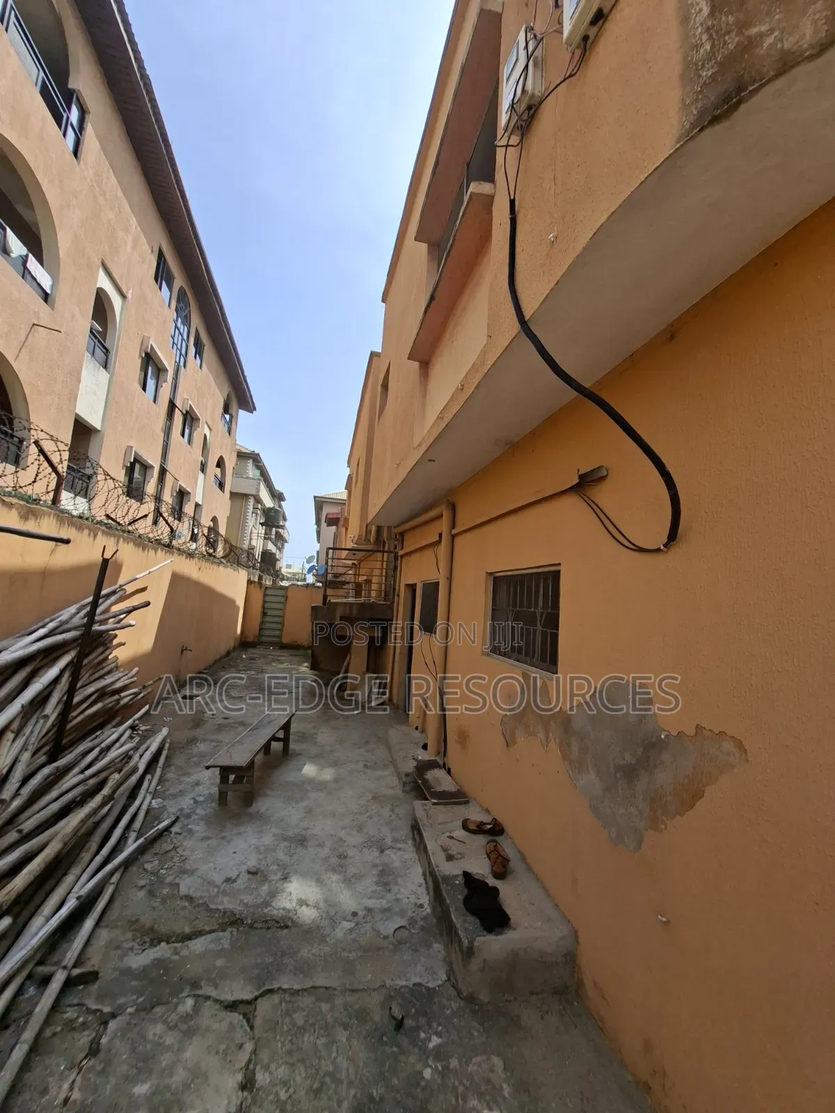 3bdrm Block of Flats in Ago Palace for sale