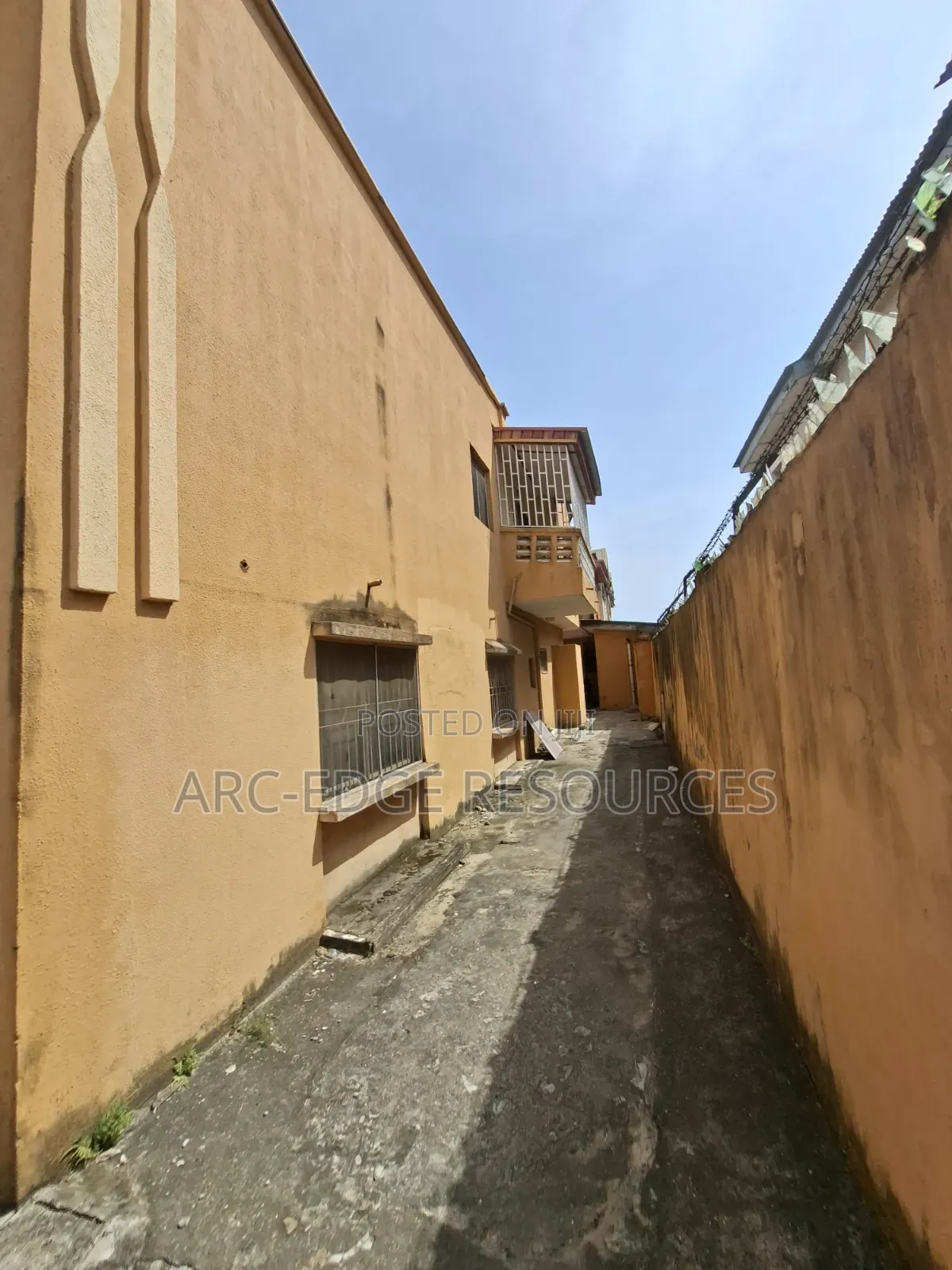 3bdrm Block of Flats in Ago Palace for sale