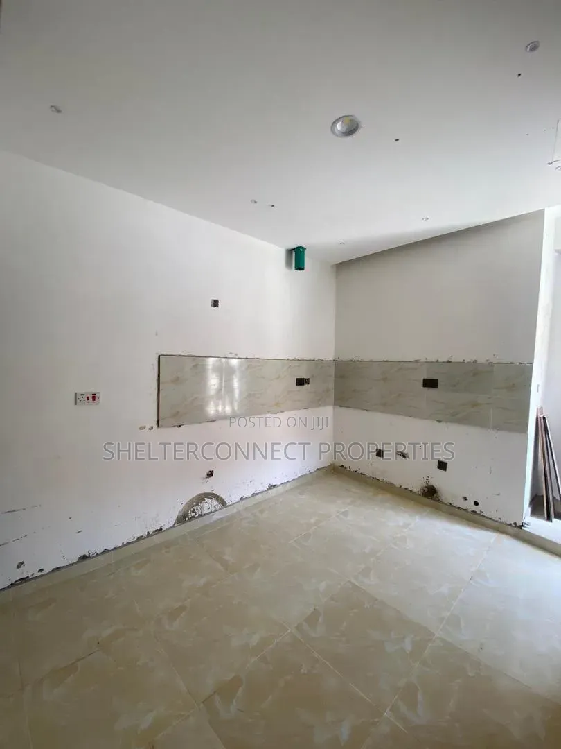 4bdrm Duplex in Ologolo for sale