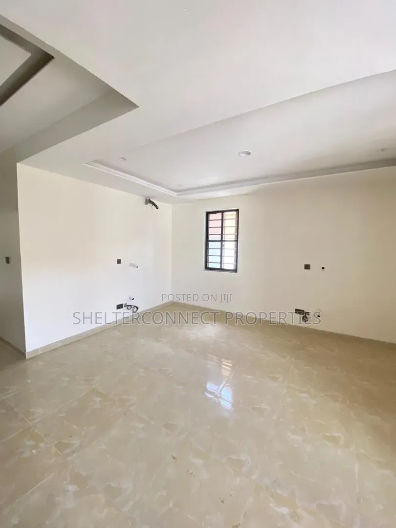 4bdrm Duplex in Ologolo for sale