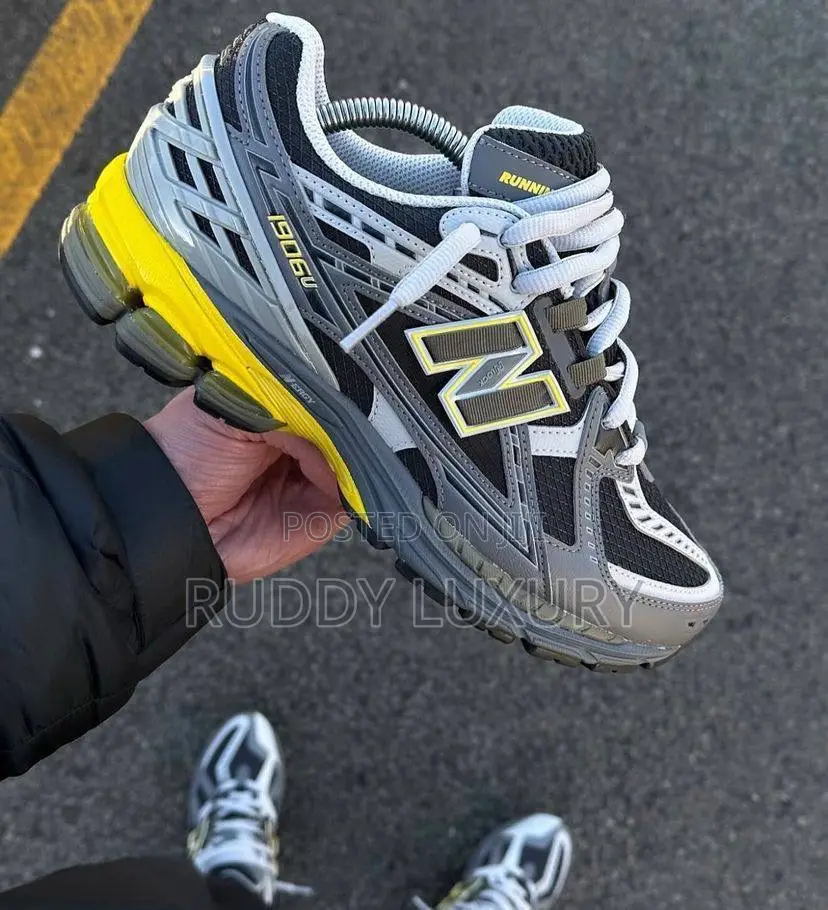 New Balance 1906r “Castle