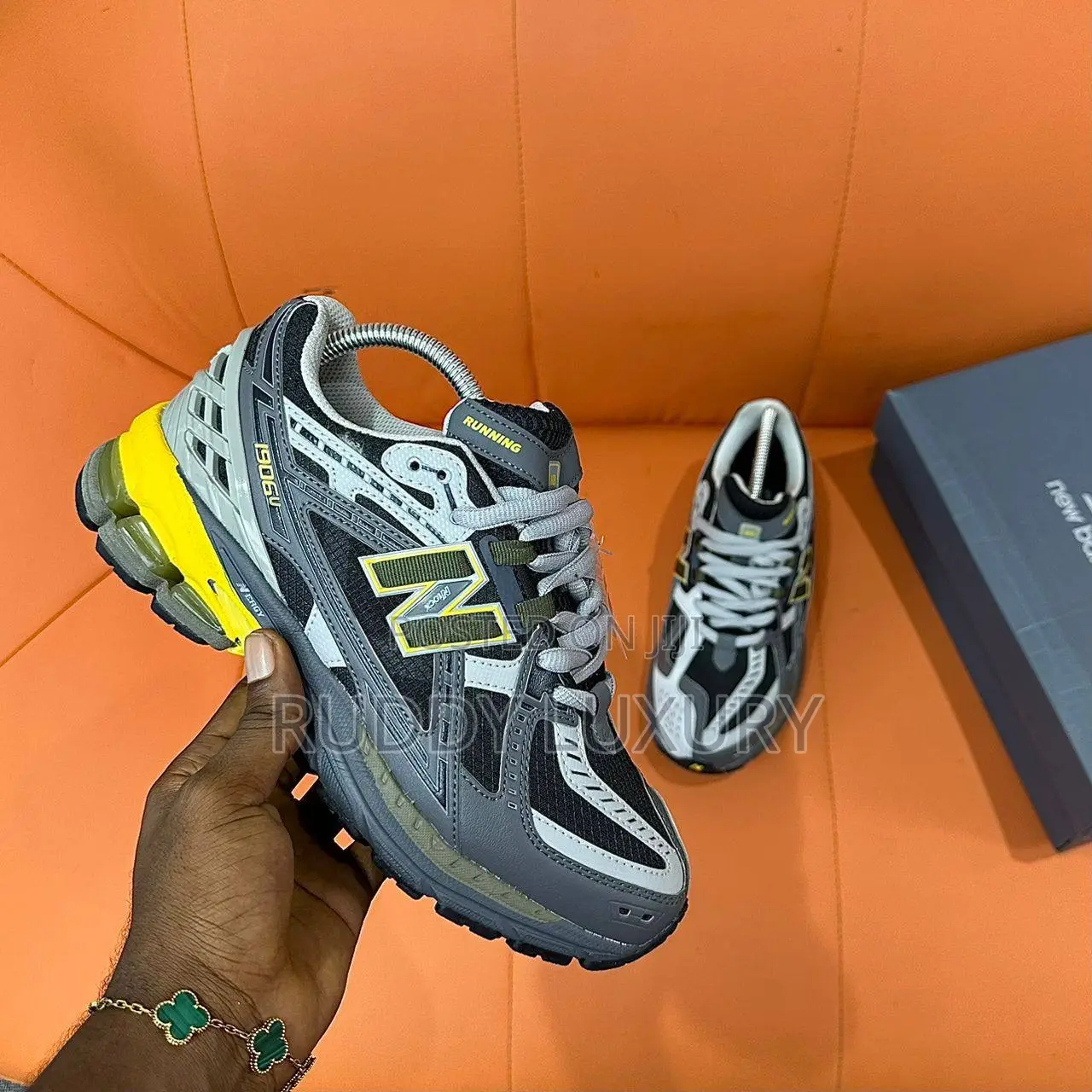 New Balance 1906r “Castle