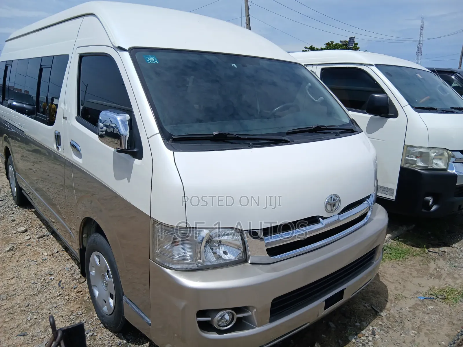 Toyota HiAce 2014 White