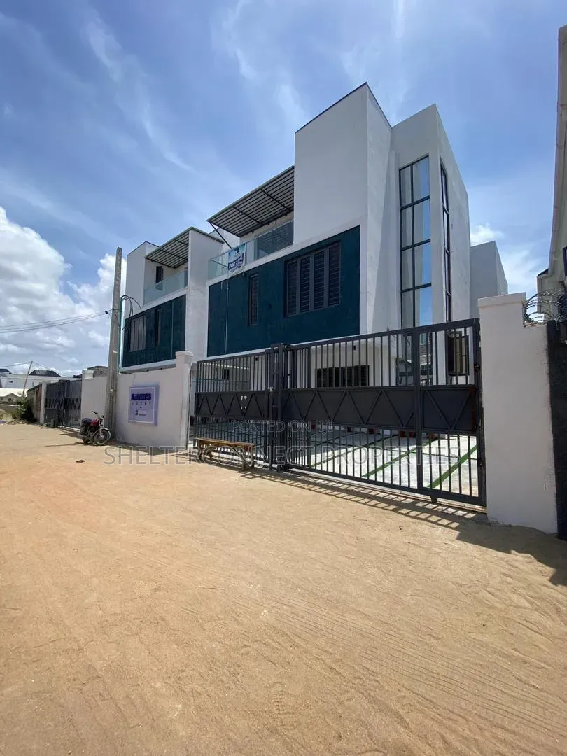 4bdrm Duplex in Ologolo for sale