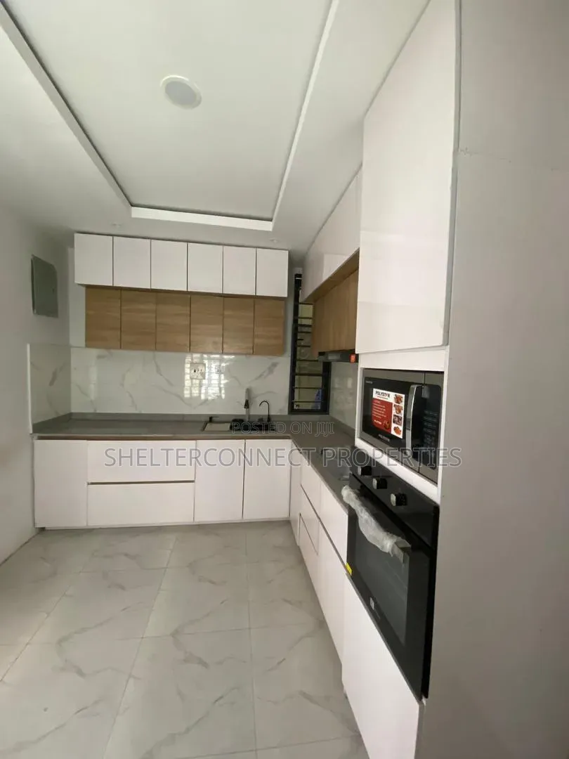 4bdrm Duplex in Ologolo for sale