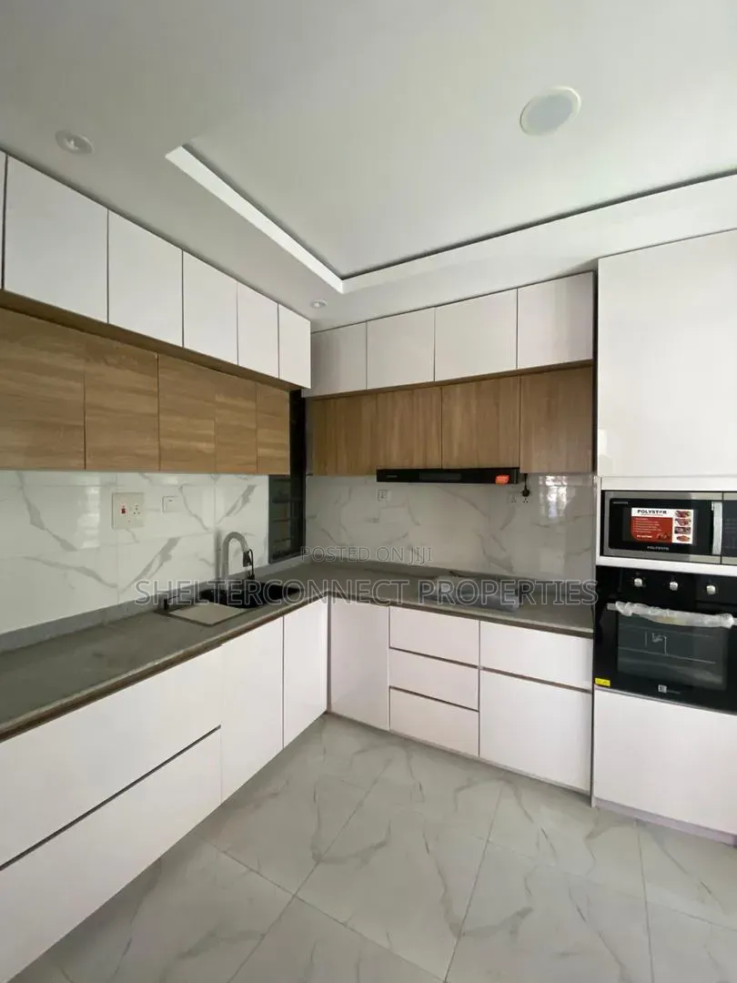 4bdrm Duplex in Ologolo for sale
