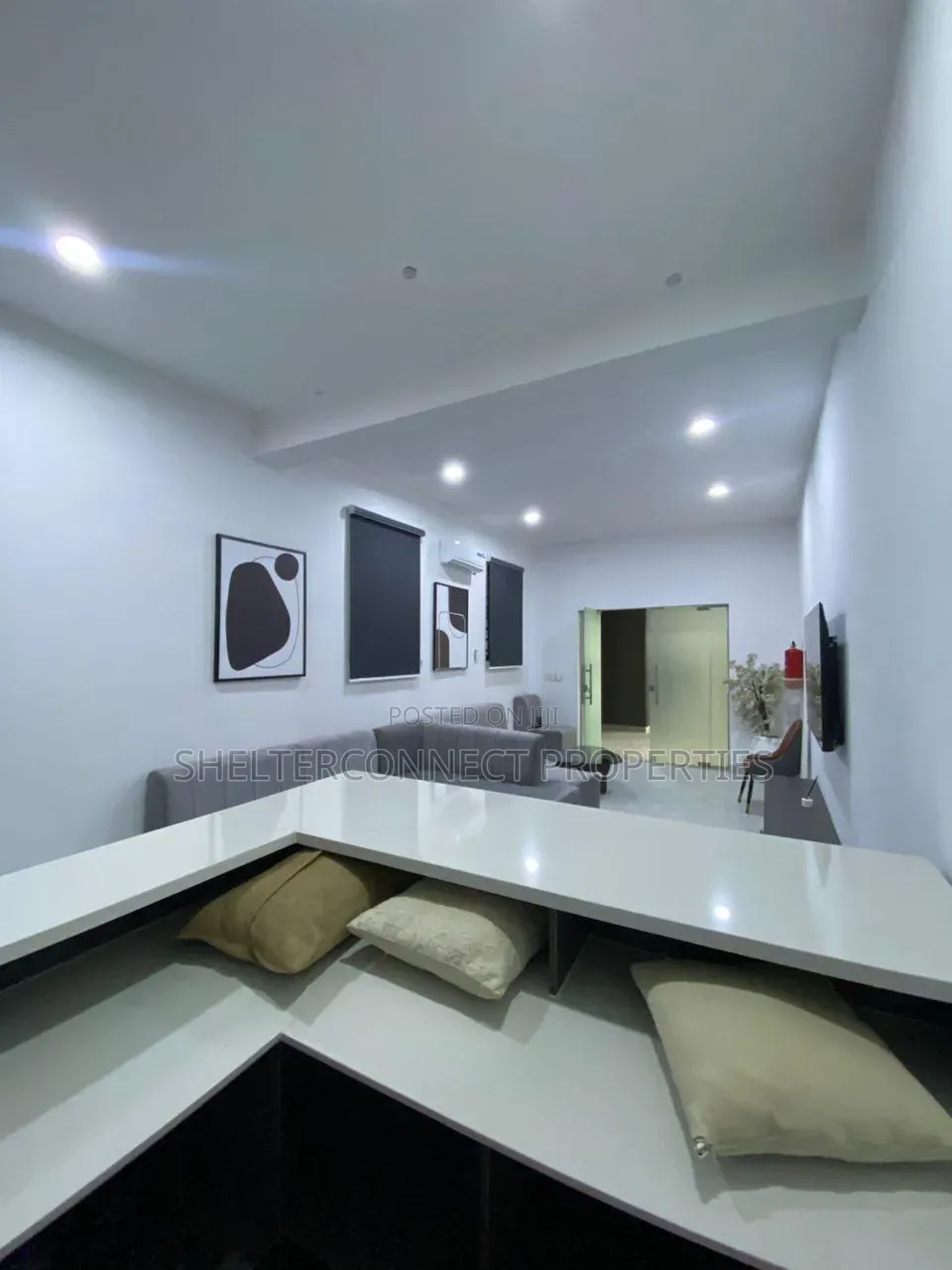 3bdrm Apartment in Lekki Phase 1 for sale