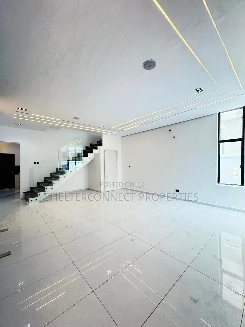 4bdrm Duplex in Lekki Expressway for sale