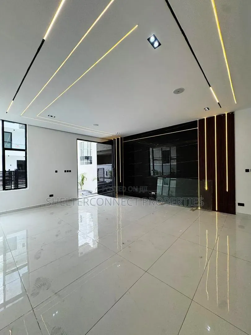 4bdrm Duplex in Lekki Expressway for sale