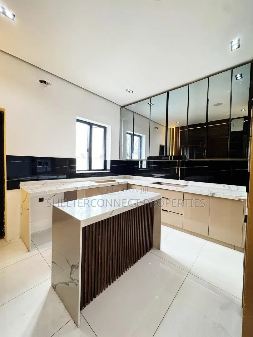 4bdrm Duplex in Lekki Expressway for sale