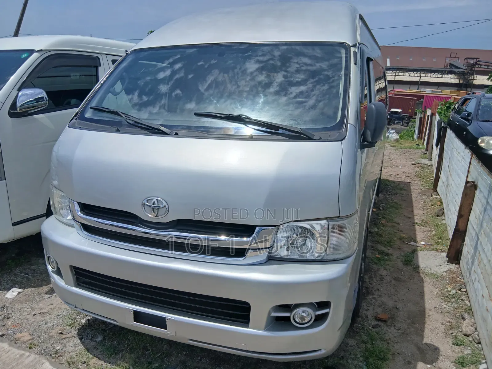 Toyota HiAce 2010 Silver
