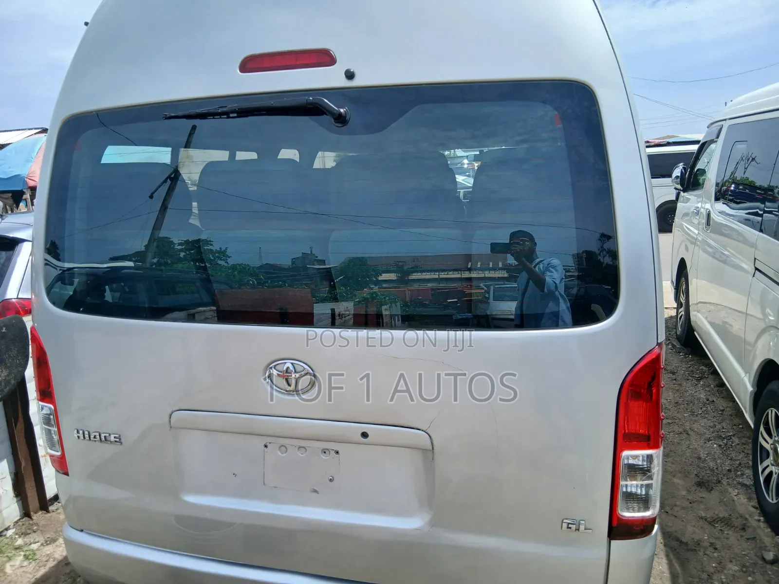 Toyota HiAce 2010 Silver