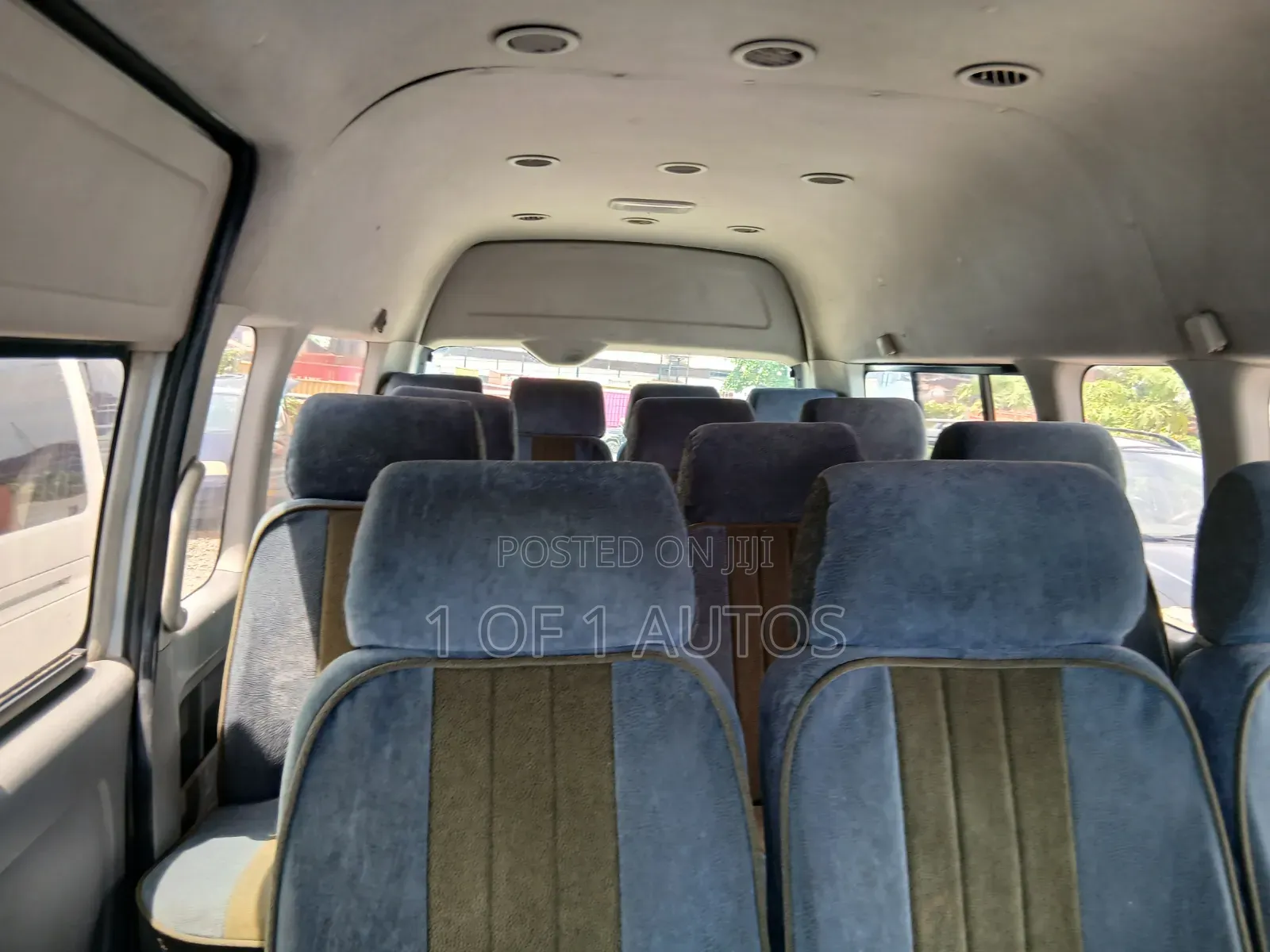 Toyota HiAce 2010 Silver