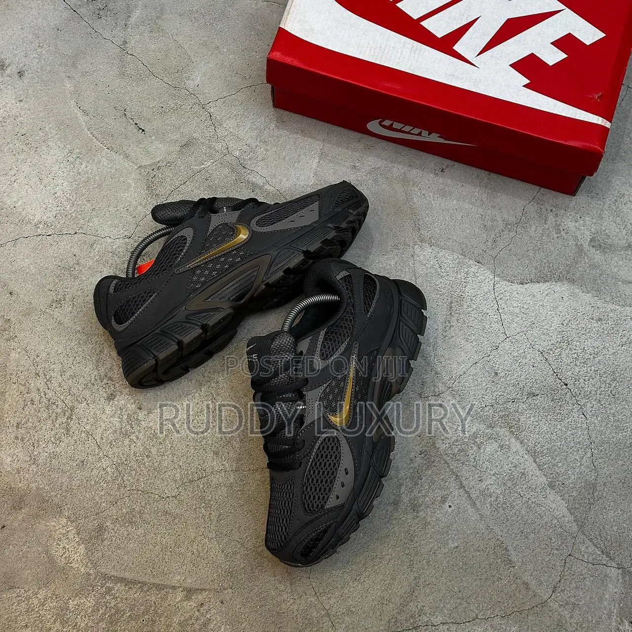 Nike V5 RNR ”Khaki”/ Buy One Get a Free Sock