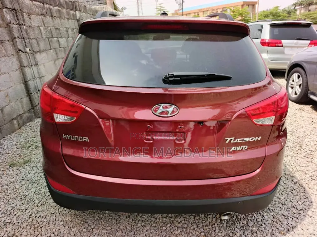 Hyundai Tucson 2013 Red