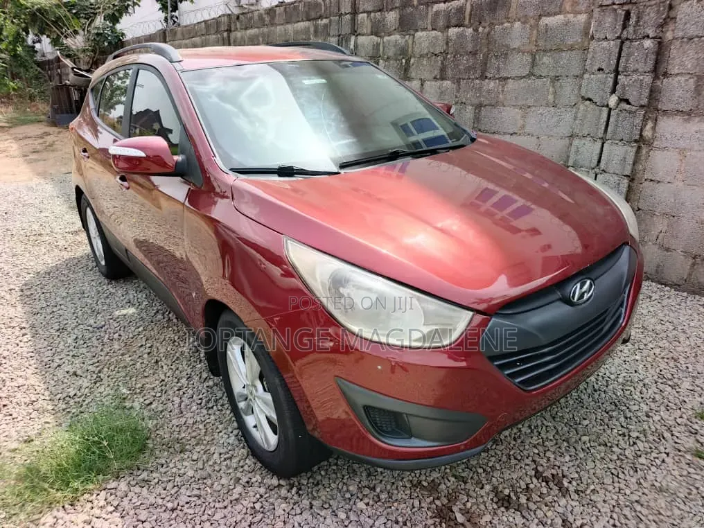 Hyundai Tucson 2013 Red