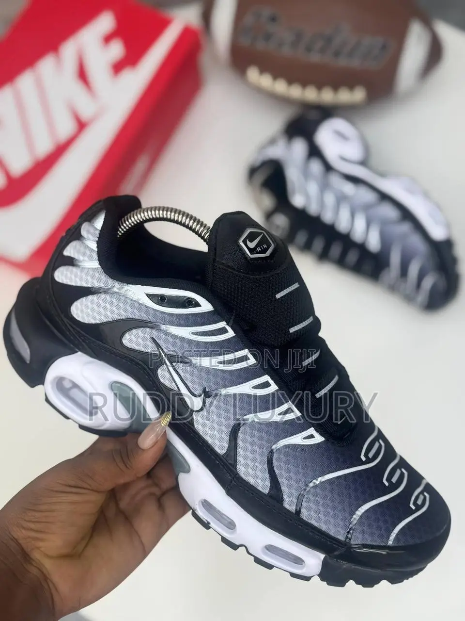 Nike Air Max Plus Tn Black Silver / Buy One Get a Free Sock