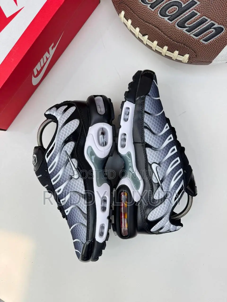 Nike Air Max Plus Tn Black Silver / Buy One Get a Free Sock