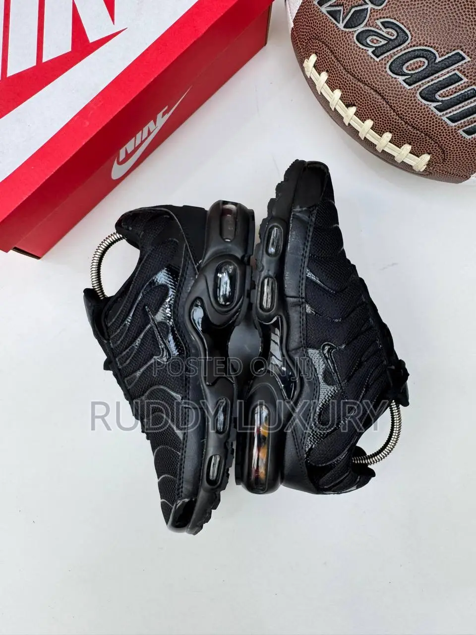Nike Air Max Plus Tn Black Silver / Buy One Get a Free Sock