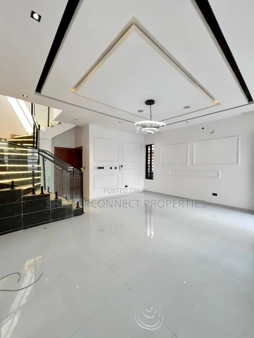 4bdrm Duplex in Ado / Ajah for sale