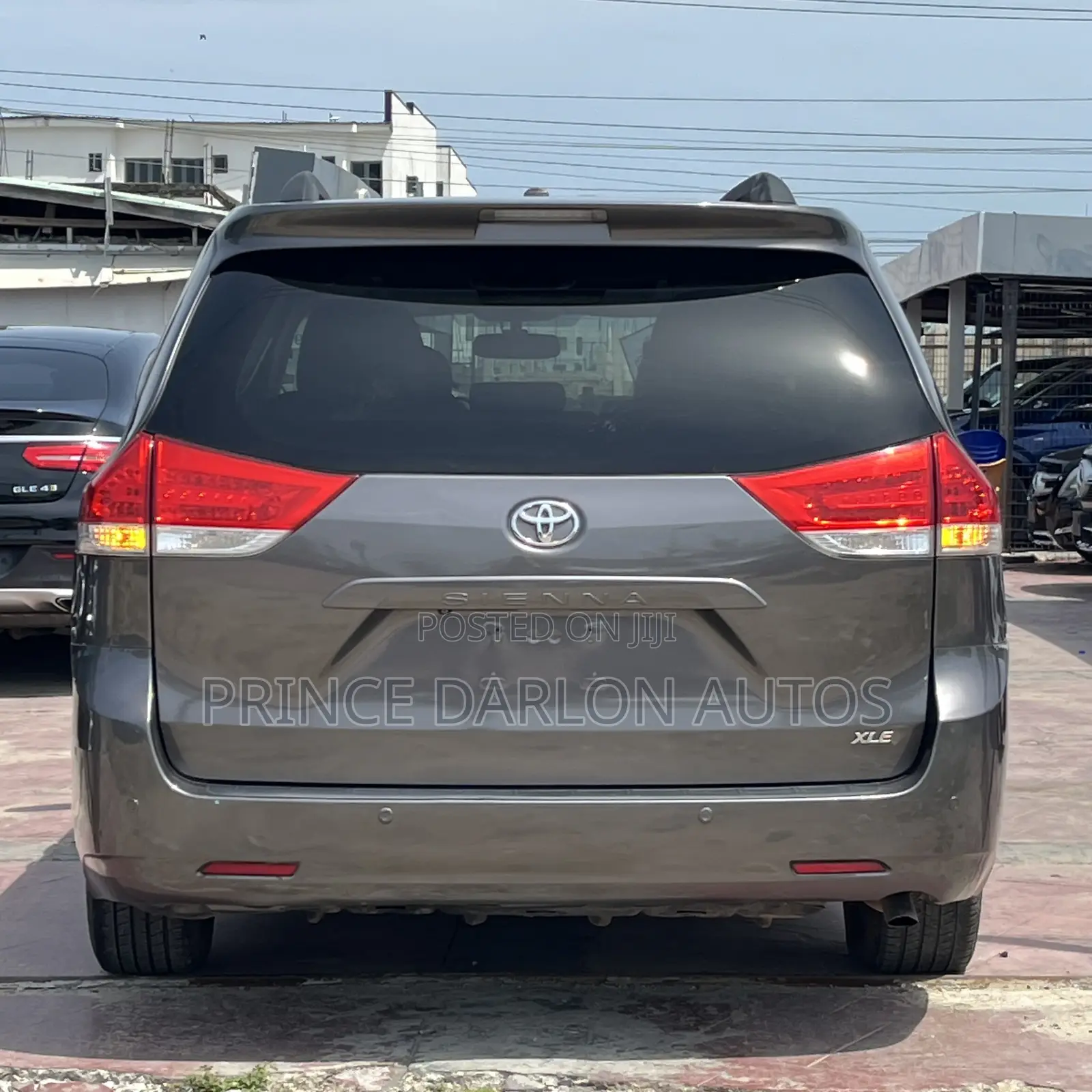 Toyota Sienna XLE FWD 8-Passenger 2013 Gray