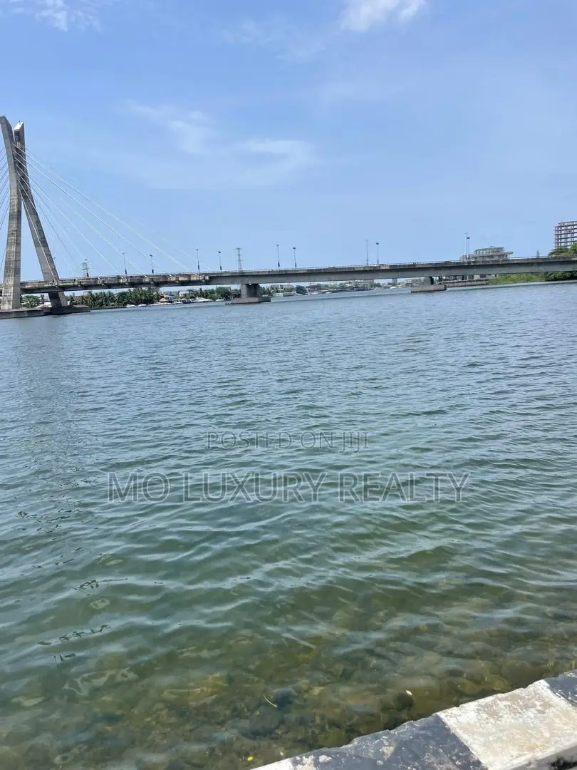 3bdrm Apartment in Banana Island for rent