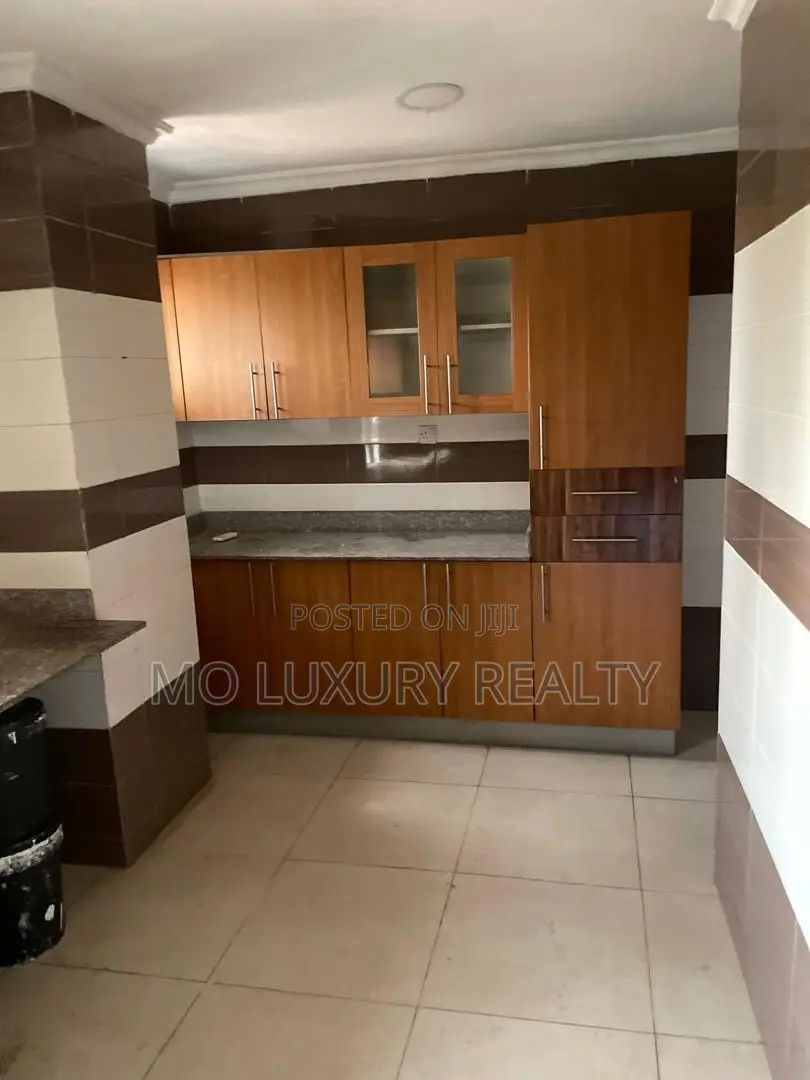 3bdrm Apartment in Banana Island for rent