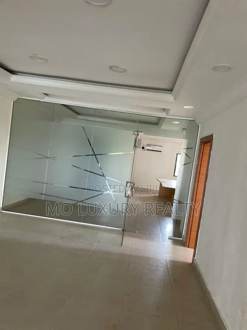 3bdrm Apartment in Banana Island for rent