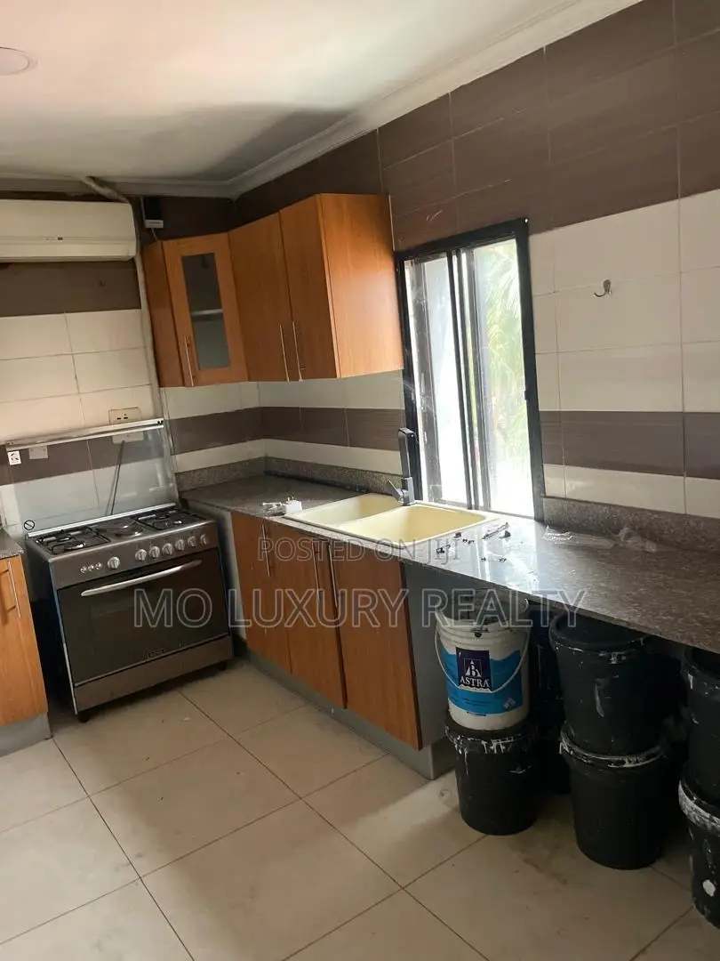 3bdrm Apartment in Banana Island for rent