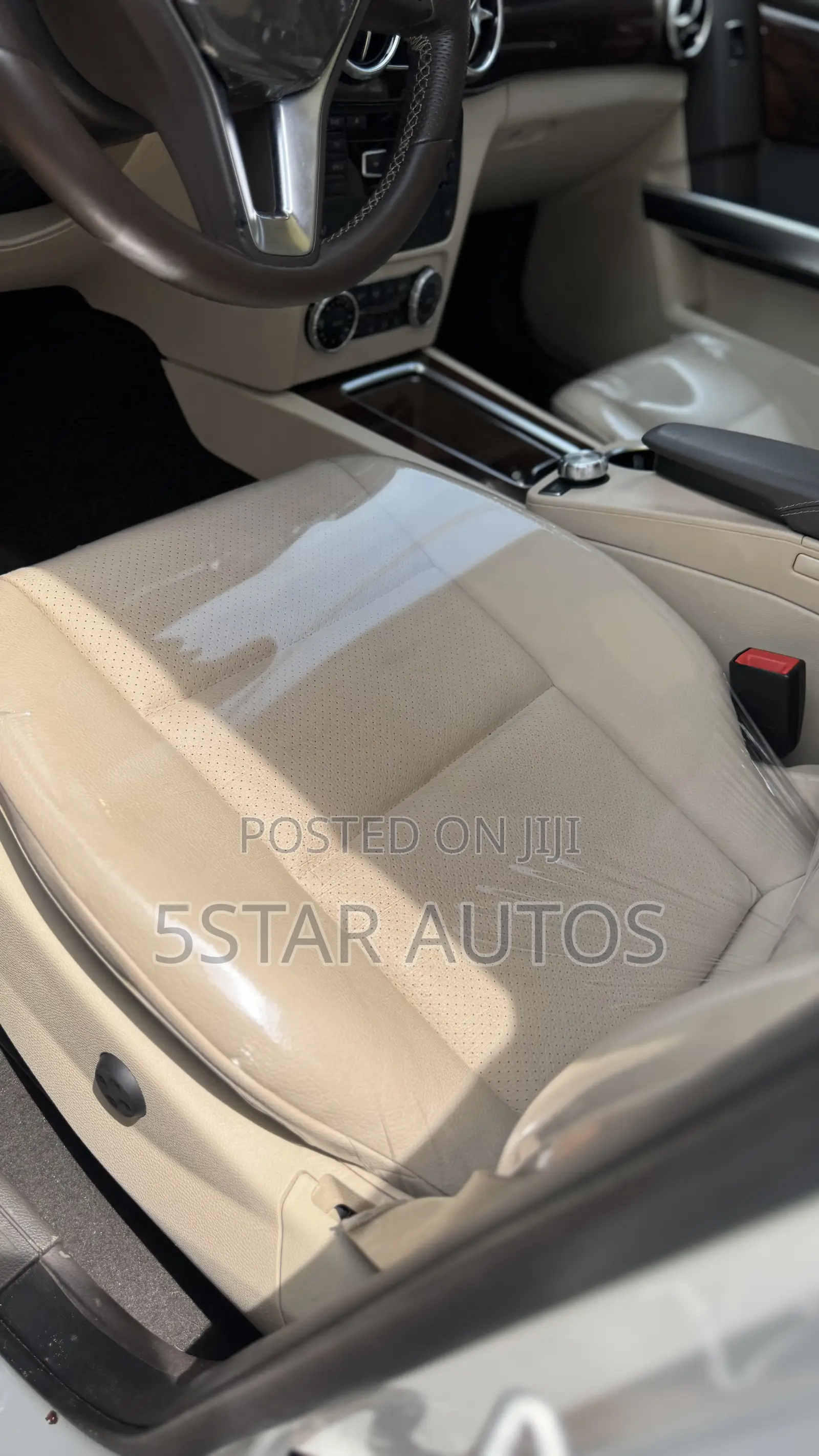 Mercedes-Benz GLK-Class Base GLK 350 4dr AWD 4MATIC (3.5L 6cyl 7A) 2015