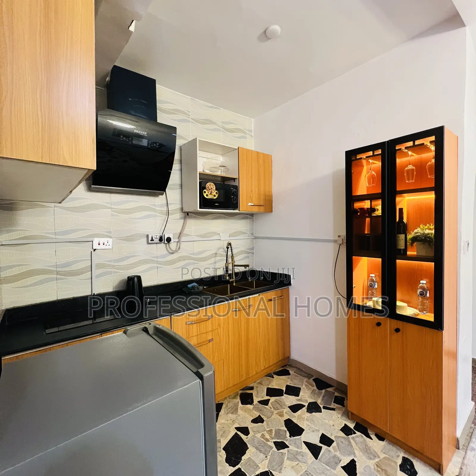 Quiet 2 Bedroom Apartment Shortlet 10min to Airport Ajao Estate