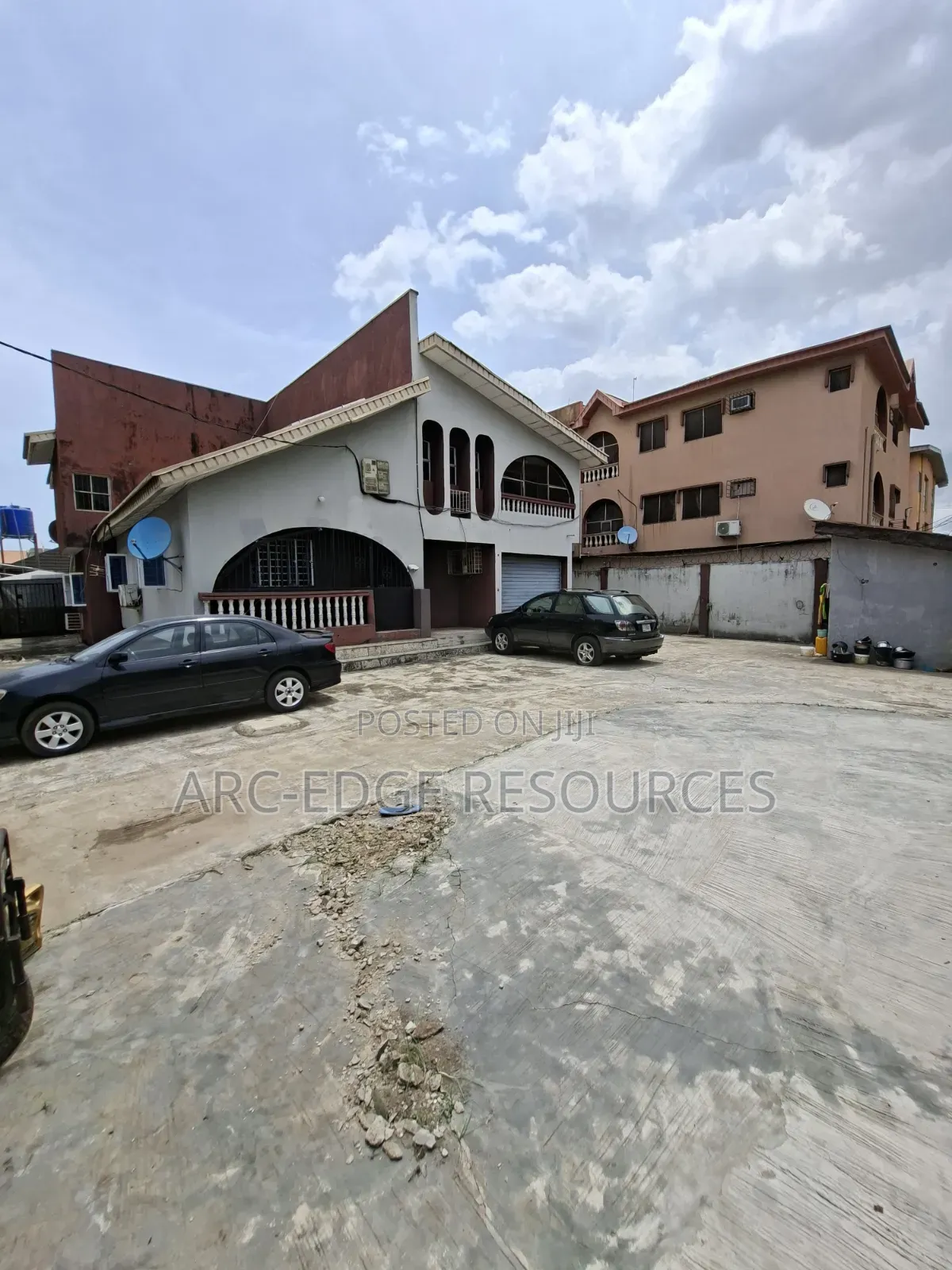 3bdrm Block of Flats in Ago Palace for sale