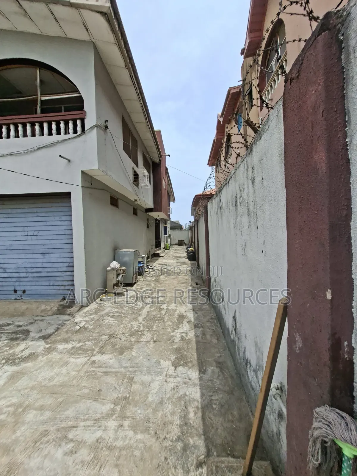 3bdrm Block of Flats in Ago Palace for sale
