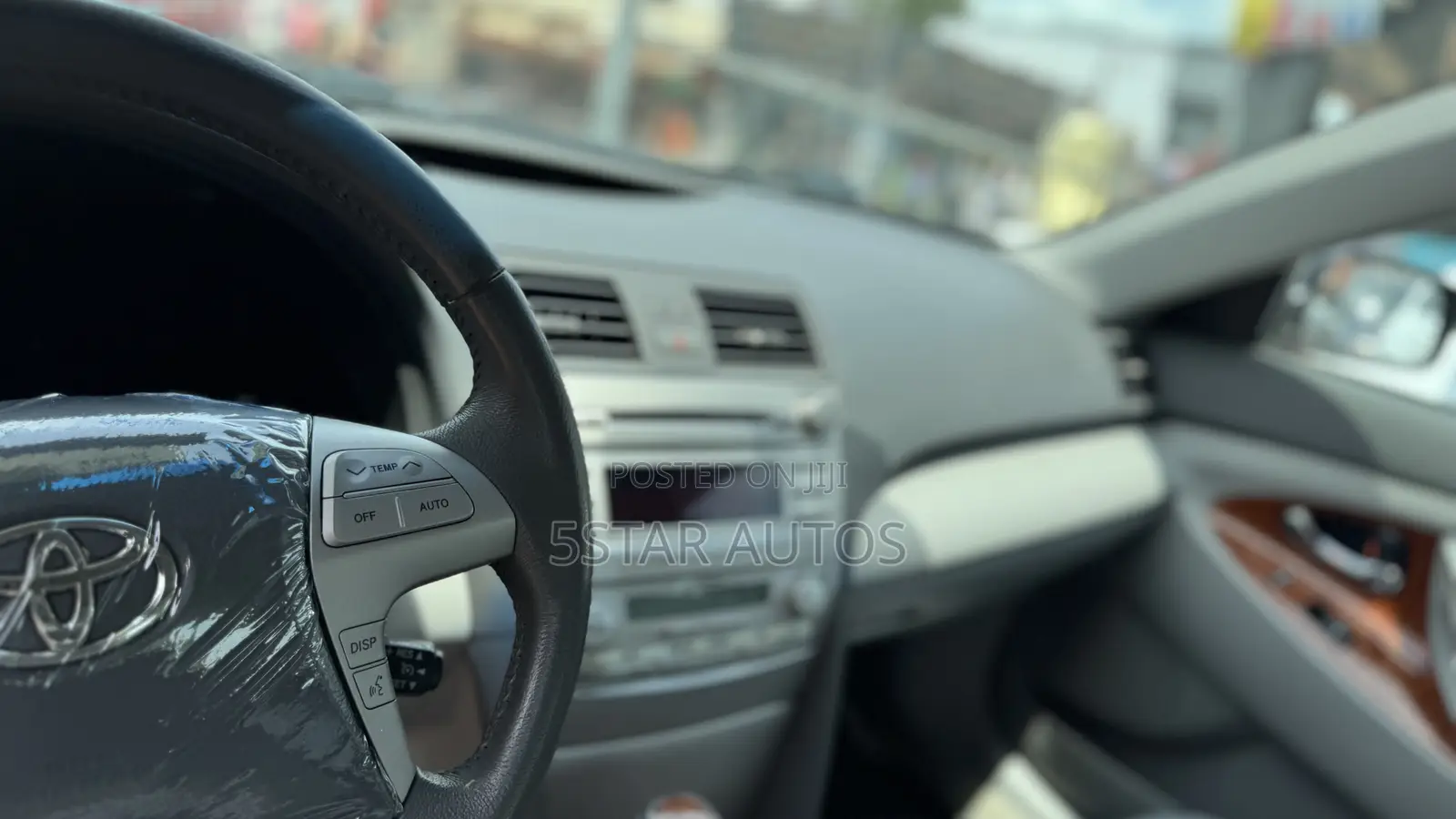 Toyota Camry XLE 4dr Sedan (2.5L 4cyl 6AM) 2010 Gray