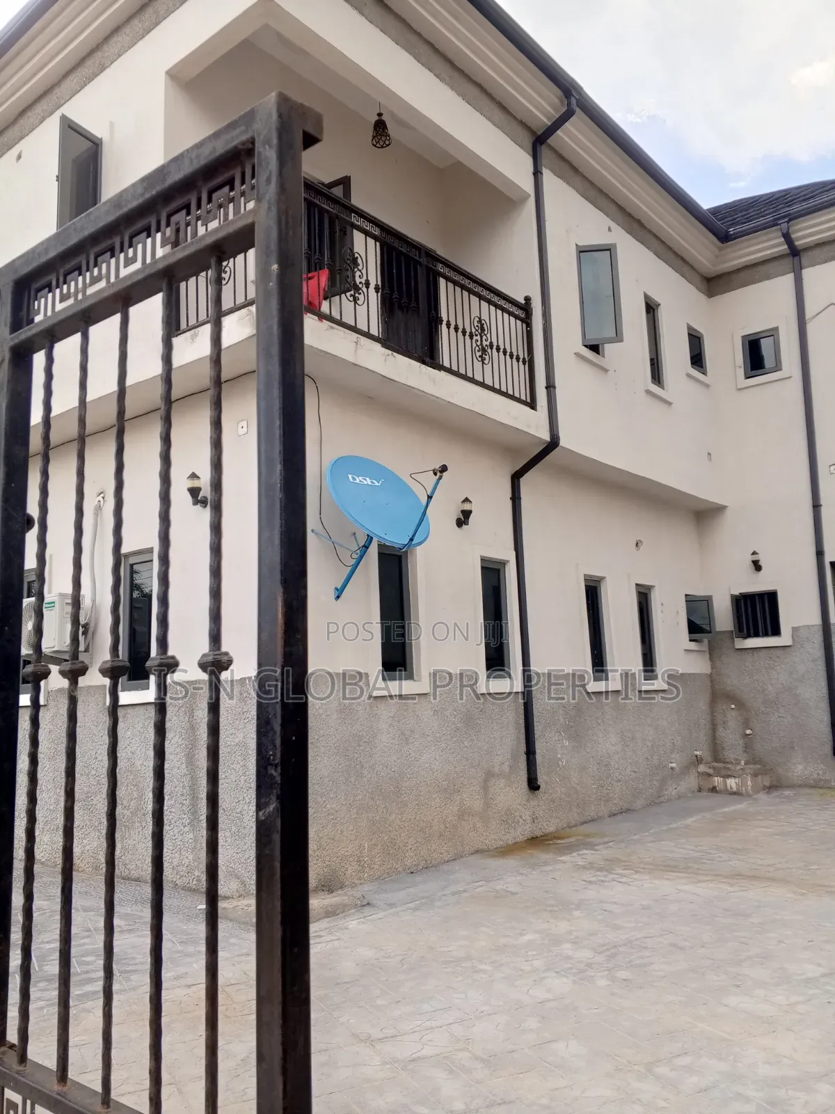3bdrm Block of Flats in Army Estate, Warri for rent
