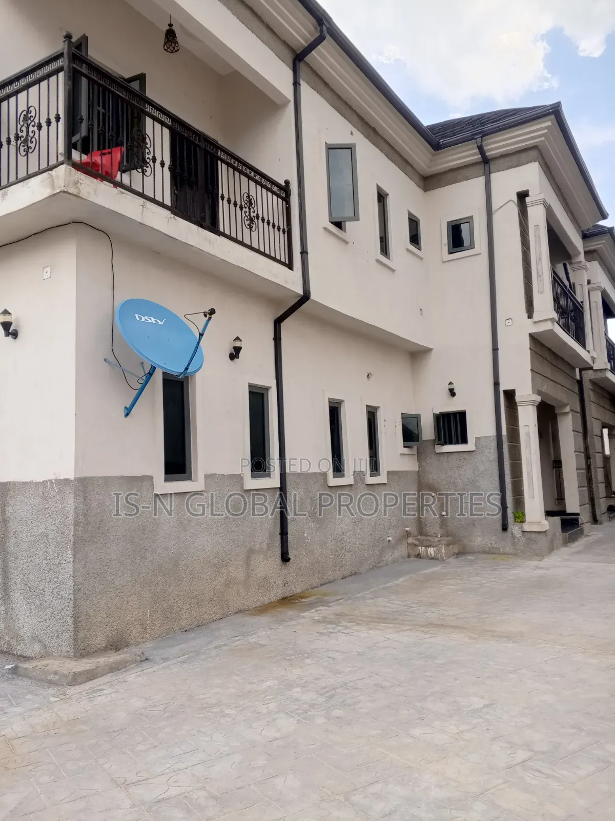 3bdrm Block of Flats in Army Estate, Warri for rent