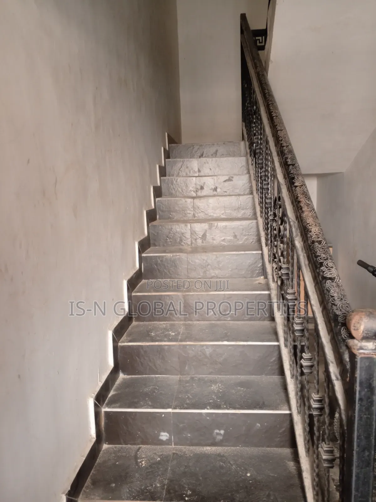 3bdrm Block of Flats in Army Estate, Warri for rent