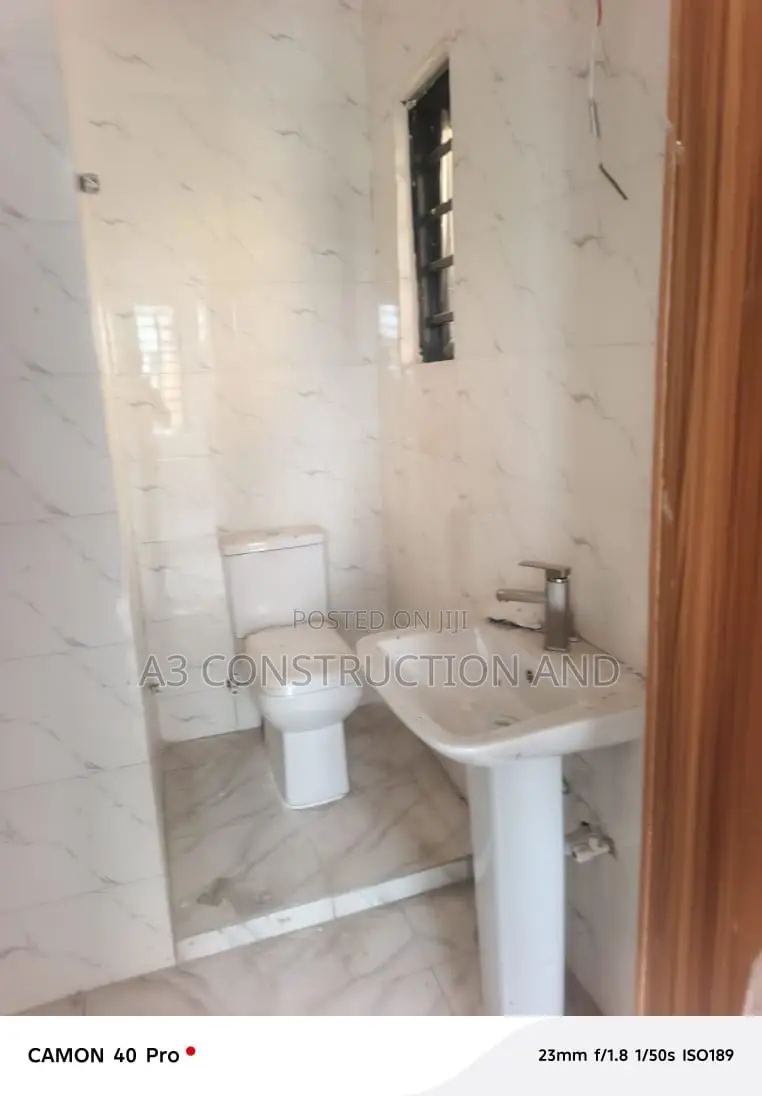 4bdrm Duplex in Okebadan Estate for rent